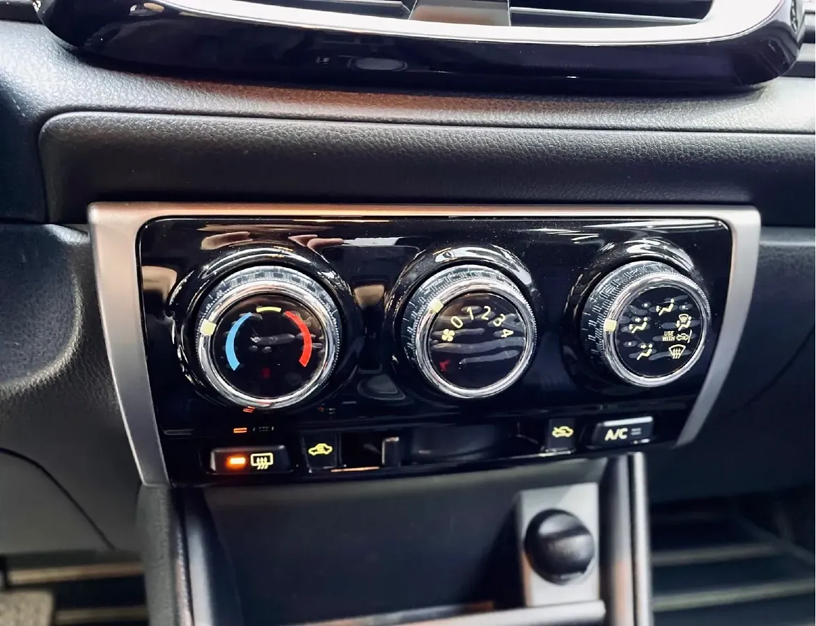 2016 Toyota Yaris L 1.5L 107HP L4 CVT,autocango,china used car exporter,china ev exporter,chinese used car exporter,chinese used ev exporter