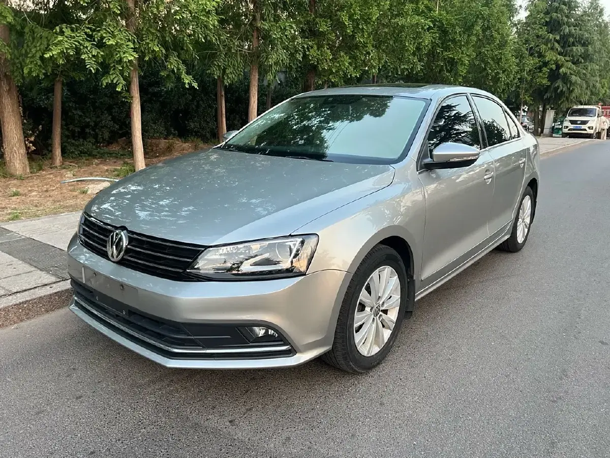 2016 Volkswagen Sagitar 1.4T 131HP L4 7DCT