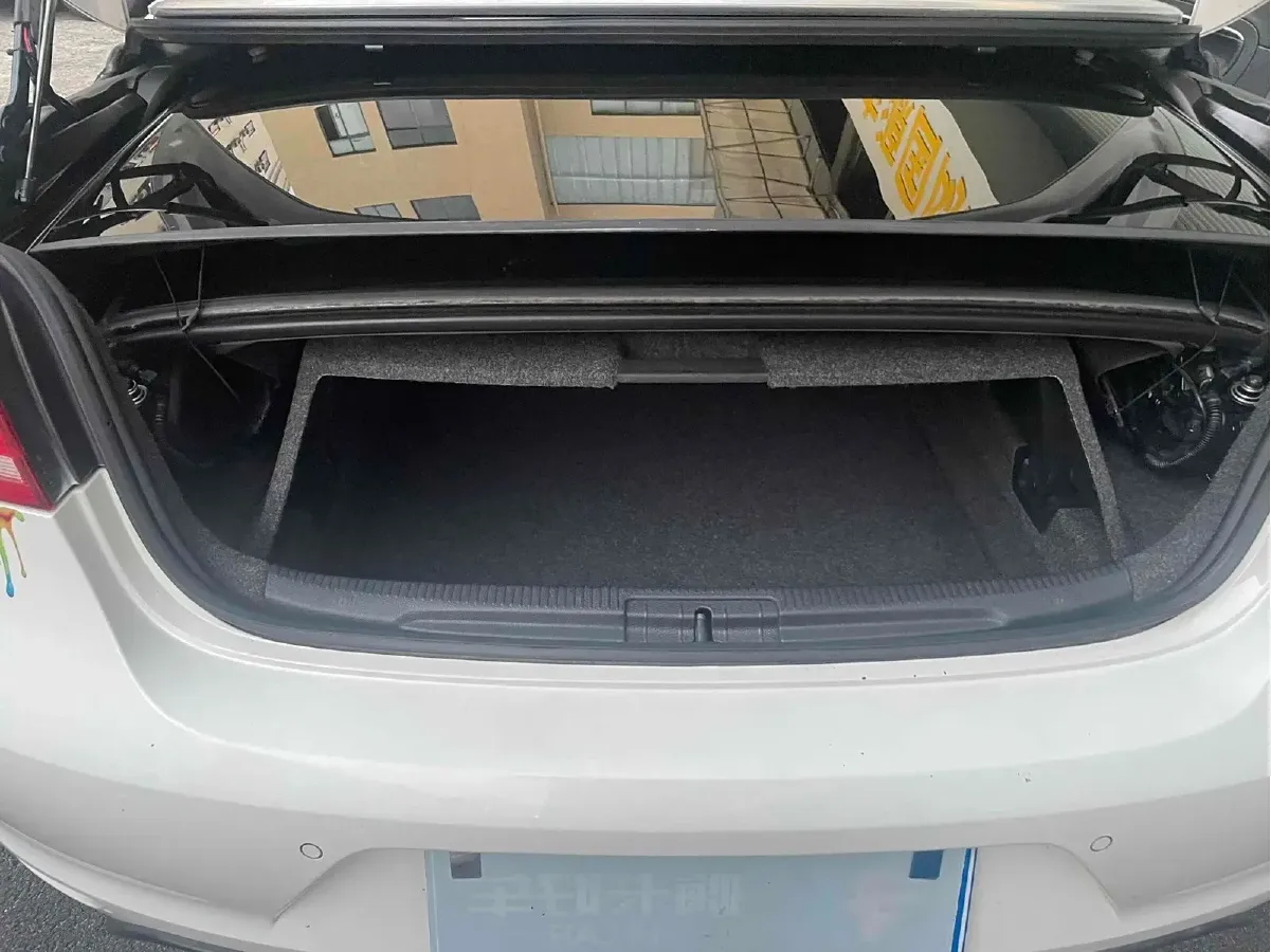 2011 Volkswagen Eos 2.0T 211HP L4 6DCT,autocango,china used car exporter,china ev exporter,chinese used car exporter,chinese used ev exporter