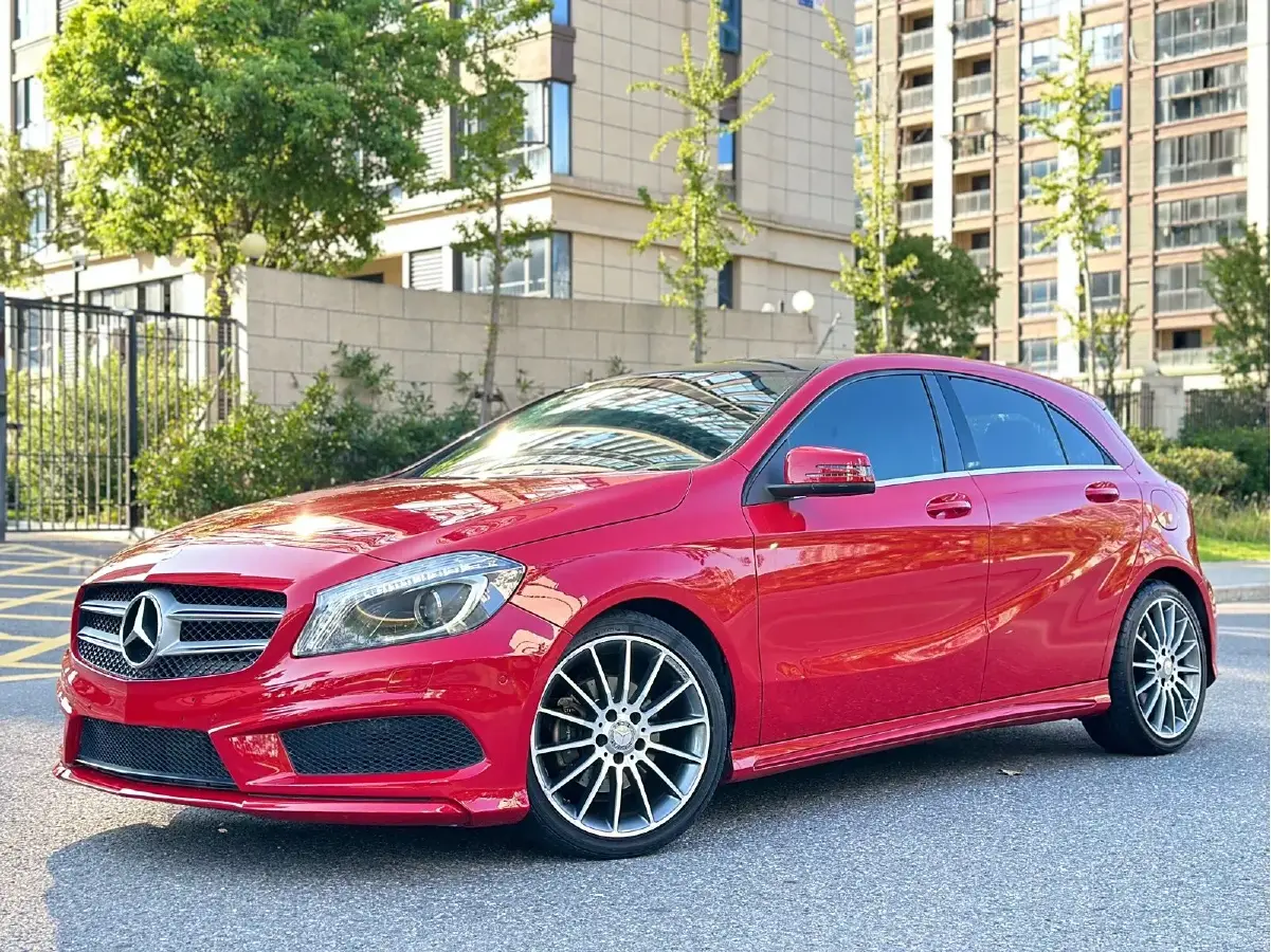 2015 Mercedes-Benz A Class 1.6T 156HP L4 7DCT