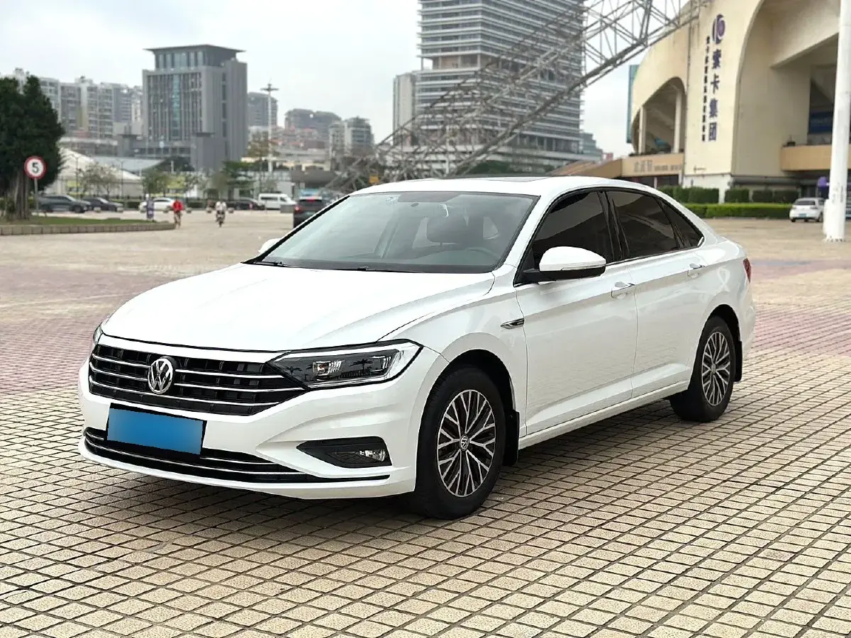 2021 Volkswagen Sagitar 1.2T 116HP L4 7DCT