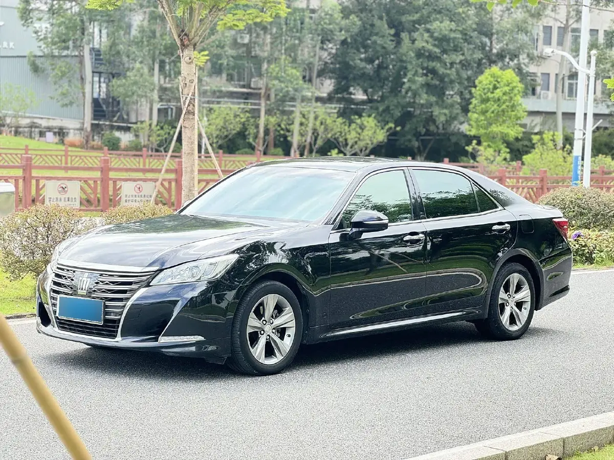 2015 Toyota Crown 2.0T 235HP L4 8AT