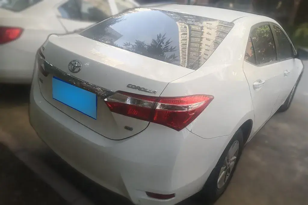 2014 Toyota Corolla 1.6L 122HP L4 CVT