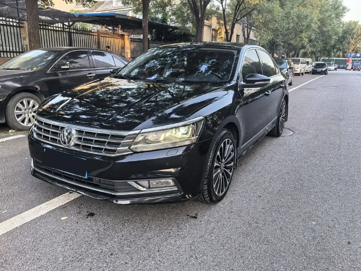 2016 Volkswagen Passat 1.8T 180HP L4 7DCT