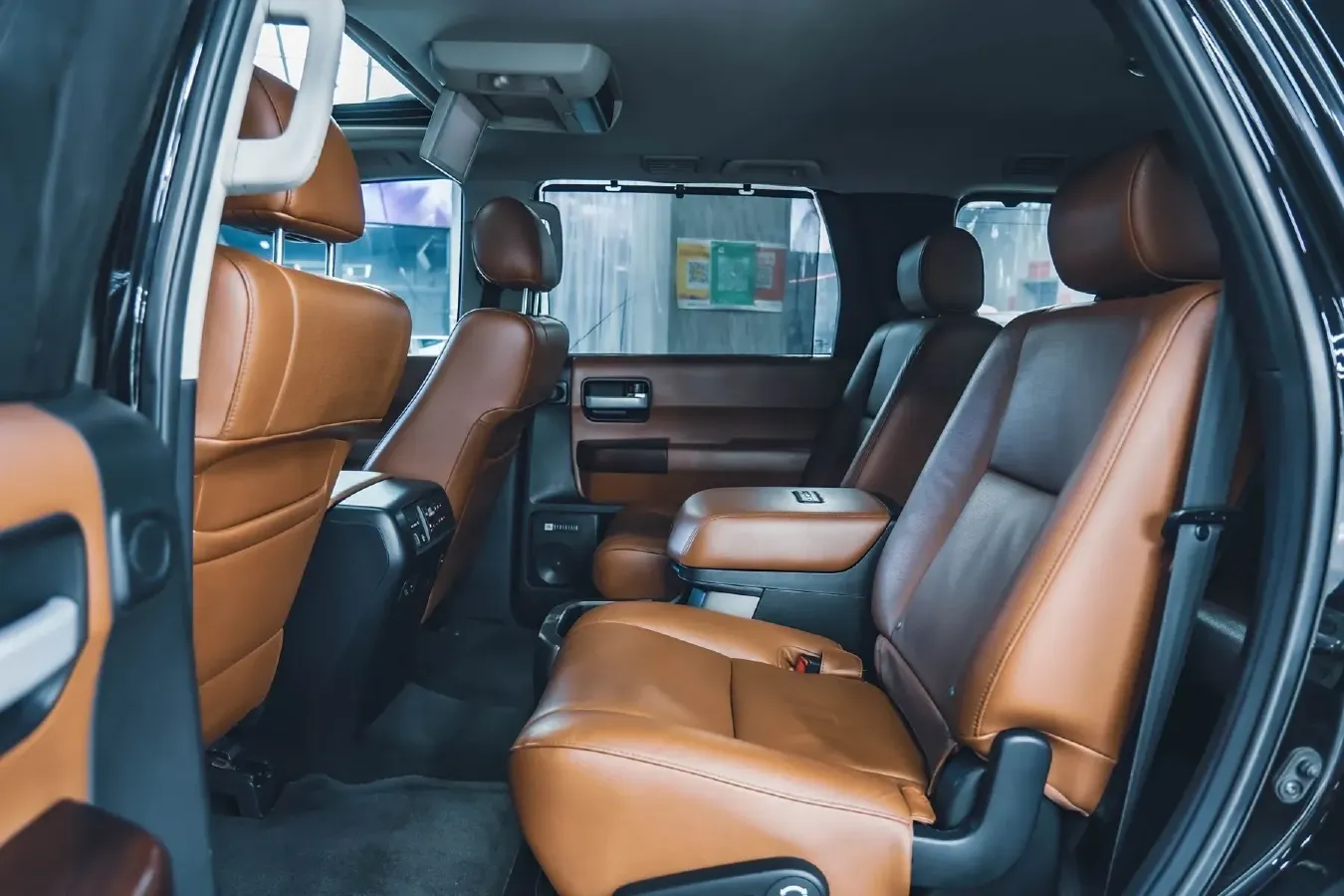 2010 Toyota Sequoia 5.7L 386HP V8 6AT,autocango,china used car exporter,china ev exporter,chinese used car exporter,chinese used ev exporter