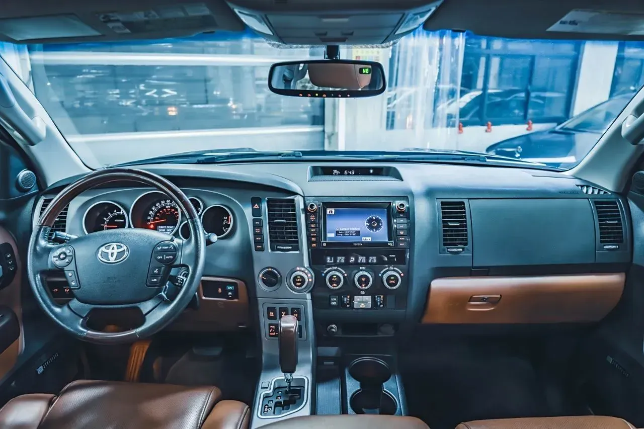 2010 Toyota Sequoia 5.7L 386HP V8 6AT,autocango,china used car exporter,china ev exporter,chinese used car exporter,chinese used ev exporter