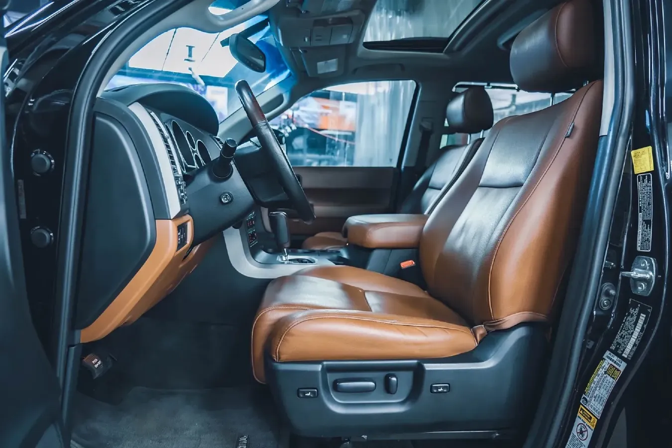 2010 Toyota Sequoia 5.7L 386HP V8 6AT,autocango,china used car exporter,china ev exporter,chinese used car exporter,chinese used ev exporter