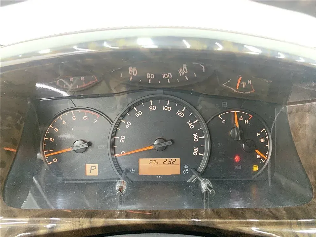 2011 Toyota Hiace 2.7L 154HP L4 4AT,autocango,china used car exporter,china ev exporter,chinese used car exporter,chinese used ev exporter