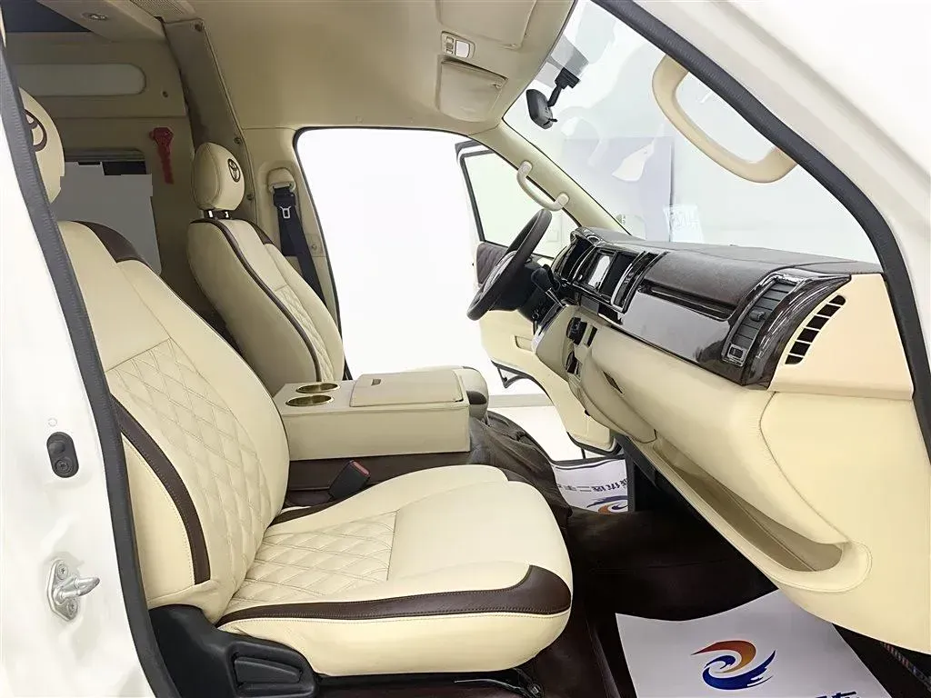 2011 Toyota Hiace 2.7L 154HP L4 4AT,autocango,china used car exporter,china ev exporter,chinese used car exporter,chinese used ev exporter