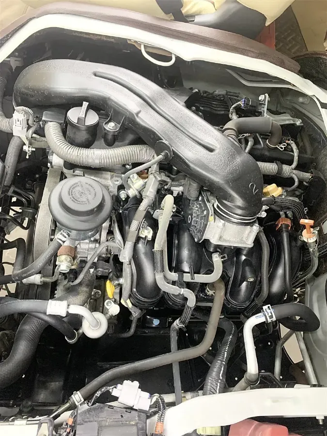 2011 Toyota Hiace 2.7L 154HP L4 4AT,autocango,china used car exporter,china ev exporter,chinese used car exporter,chinese used ev exporter