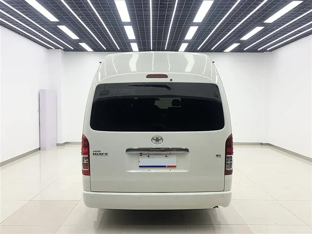 2011 Toyota Hiace 2.7L 154HP L4 4AT,autocango,china used car exporter,china ev exporter,chinese used car exporter,chinese used ev exporter