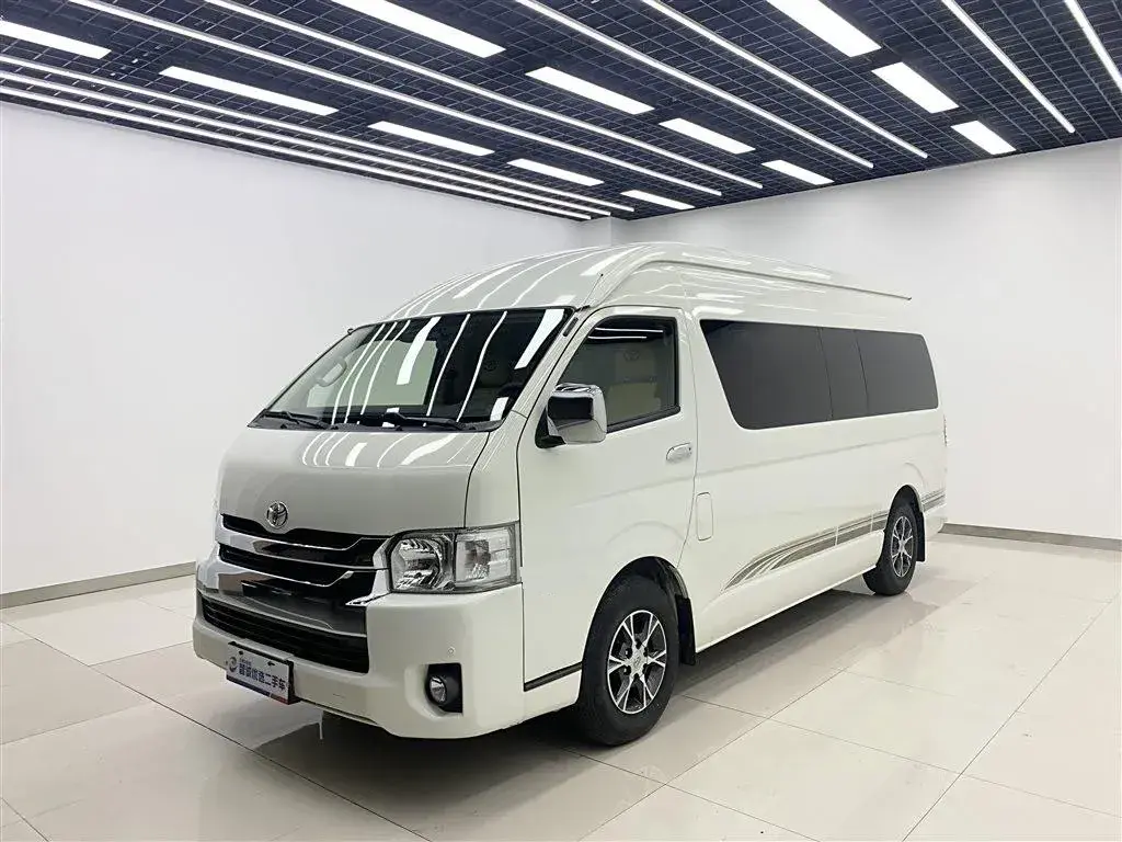 2011 Toyota Hiace 2.7L 154HP L4 4AT