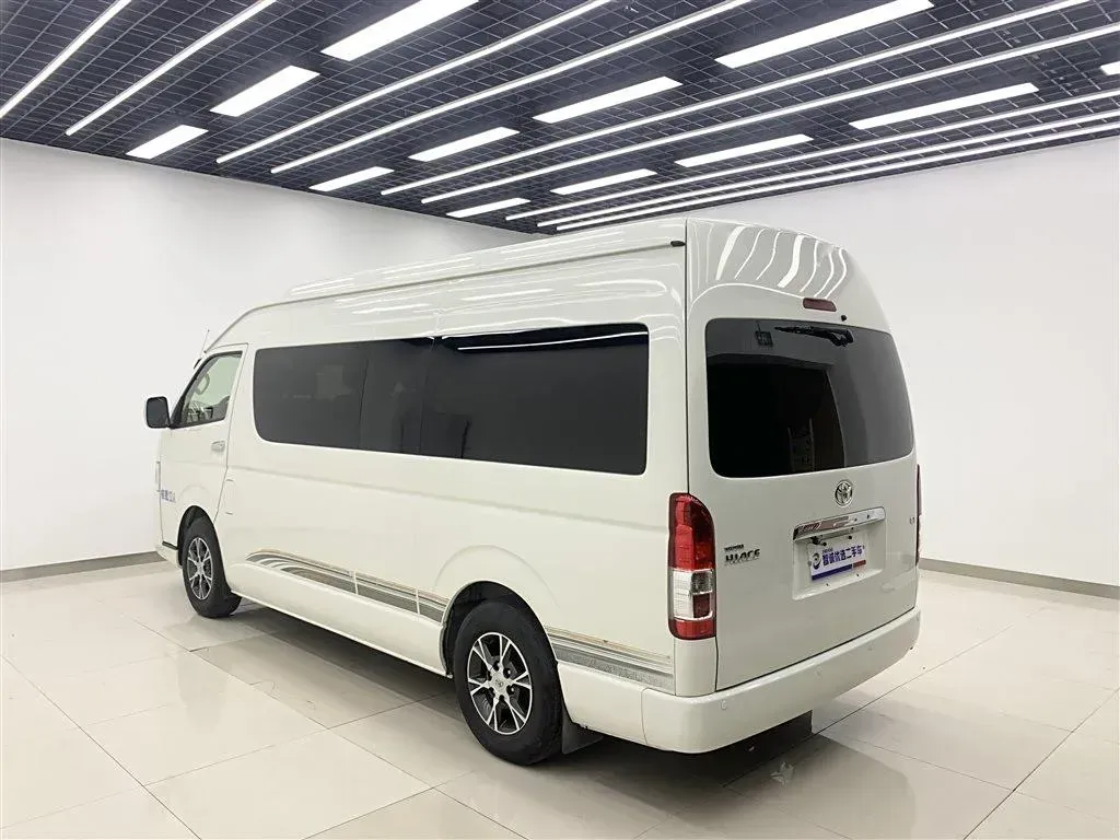 2011 Toyota Hiace 2.7L 154HP L4 4AT,autocango,china used car exporter,china ev exporter,chinese used car exporter,chinese used ev exporter