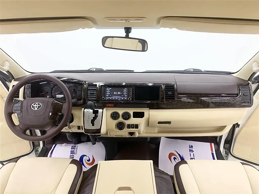 2011 Toyota Hiace 2.7L 154HP L4 4AT,autocango,china used car exporter,china ev exporter,chinese used car exporter,chinese used ev exporter