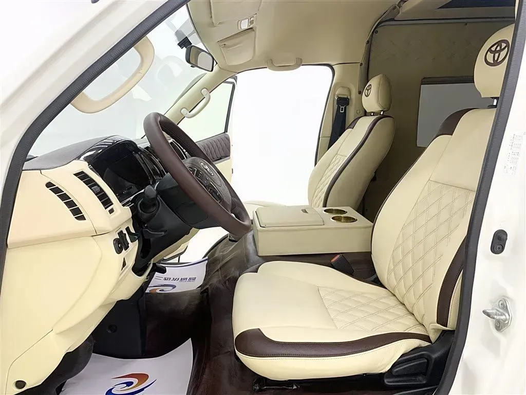 2011 Toyota Hiace 2.7L 154HP L4 4AT,autocango,china used car exporter,china ev exporter,chinese used car exporter,chinese used ev exporter