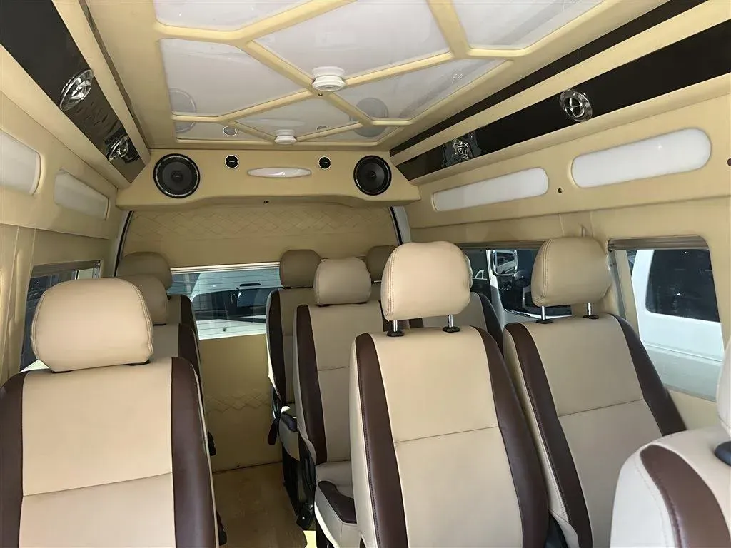 2011 Toyota Hiace 2.7L 154HP L4 4AT,autocango,china used car exporter,china ev exporter,chinese used car exporter,chinese used ev exporter
