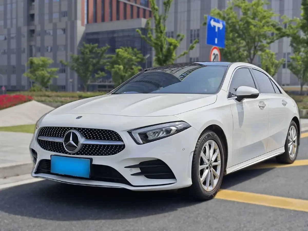 2021 Mercedes-Benz A Class 1.3T 163HP L4 7DCT