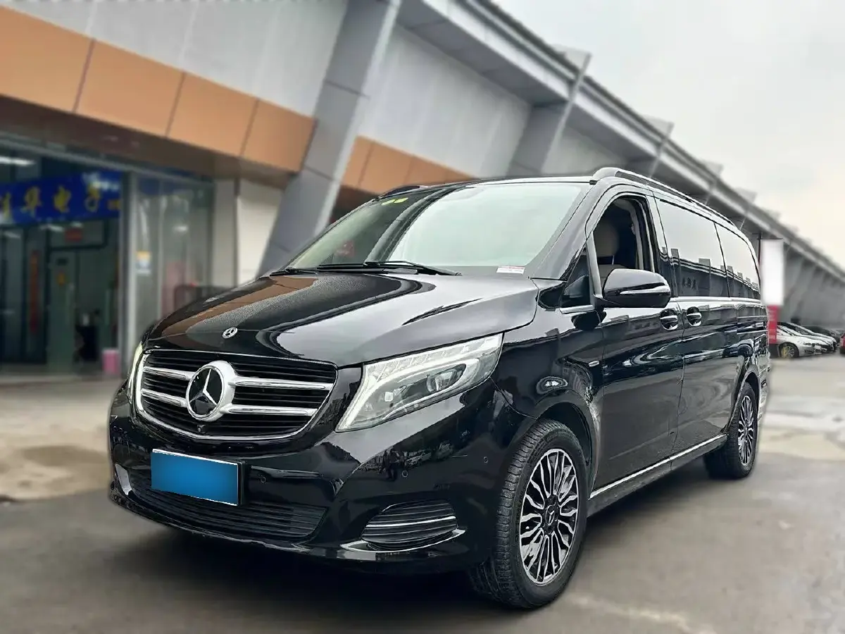 2017 Mercedes-Benz V Class 2.0T 211HP L4 7AT