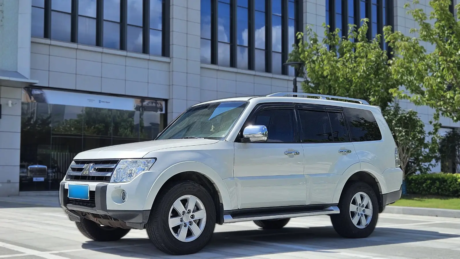 2009 Mitsubishi Pajero 3.8L 243HP V6 5AT