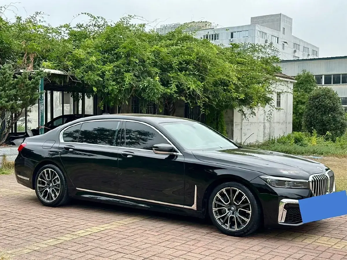 2016 BMW 7 Series 3.0T 326HP L6 8AT