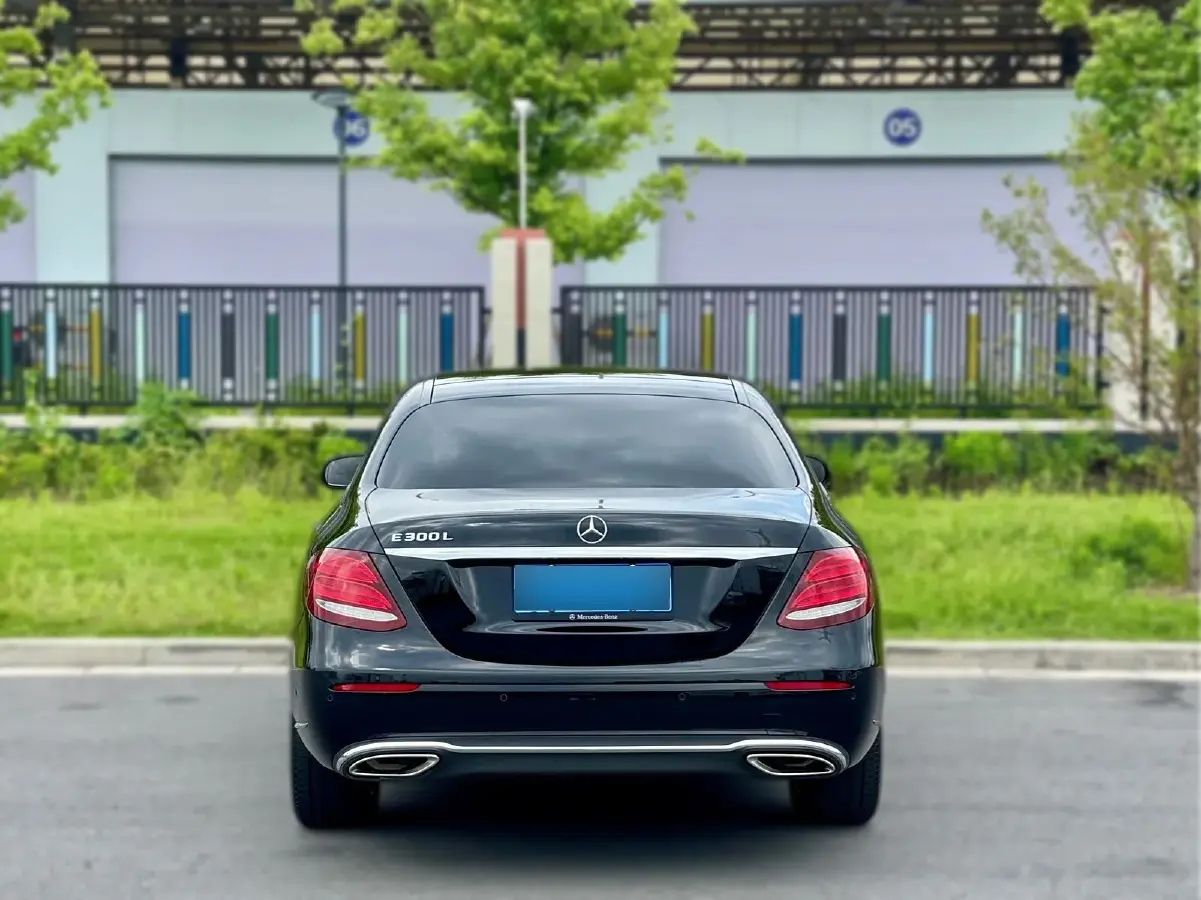 2020 Mercedes-Benz E Class 1.5T 184HP L4 9AT