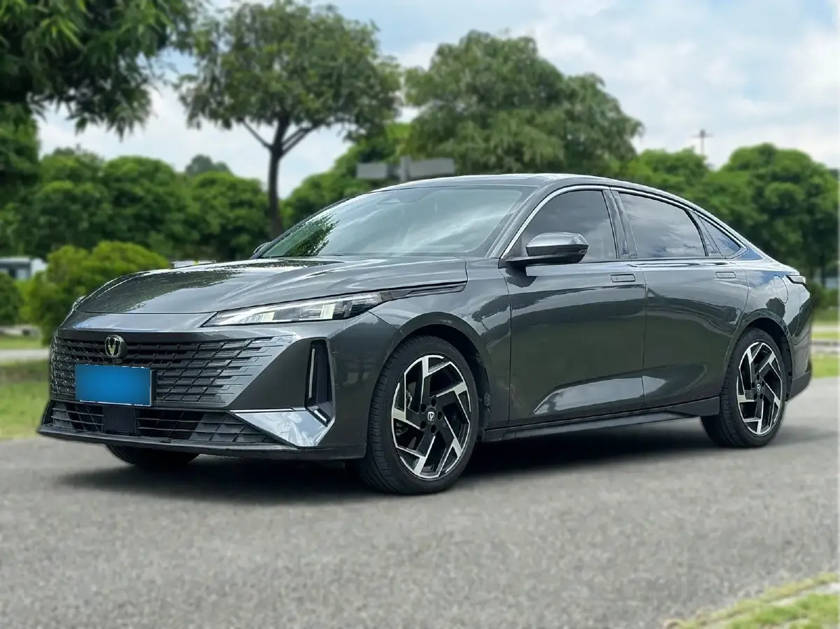 2023 ChangAn Lamore 1.5T 170HP L4 7DCT