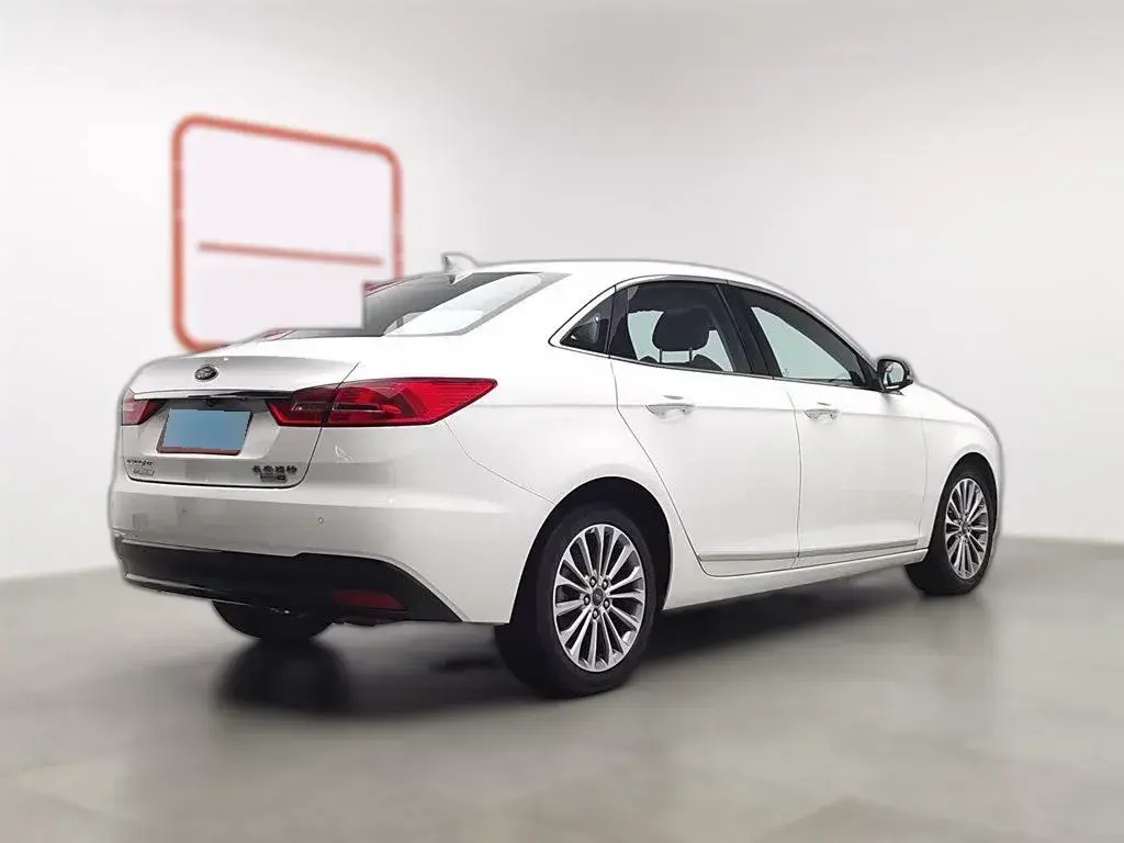 2019 Ford Escort 1.0T 128HP L3 6AT