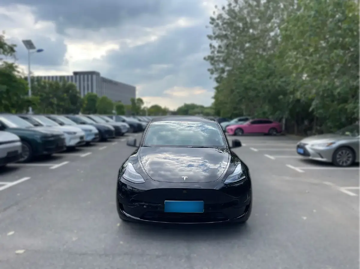 2022 Tesla Model Y BEV 60KWH