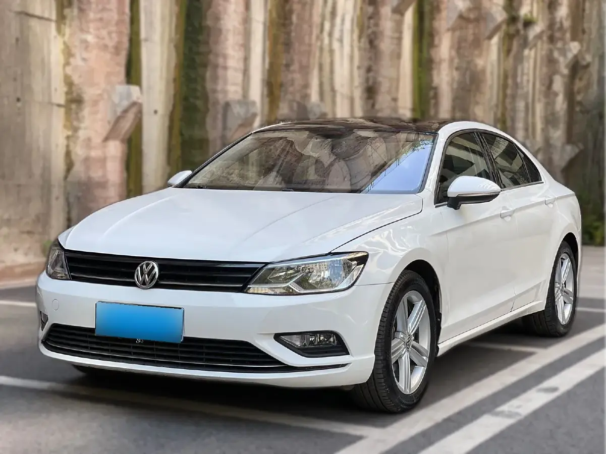 2015 Volkswagen Lamando 1.4T 150HP L4 7DCT