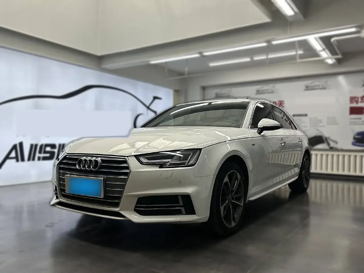2017 Audi A4L 2.0T 190HP L4 7DCT