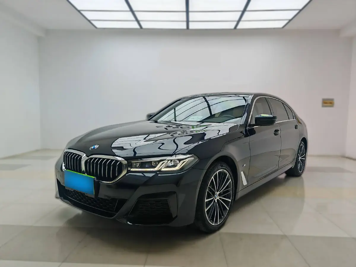 2022 BMW 5 Series 2.0T 252HP L4 8AT
