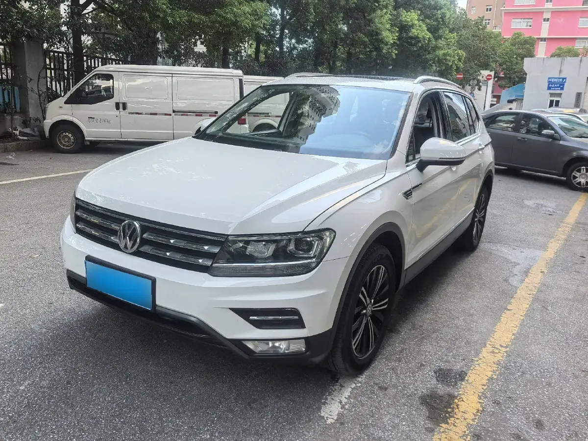 2019 Volkswagen Tiguan L 2.0T 186HP L4 7DCT