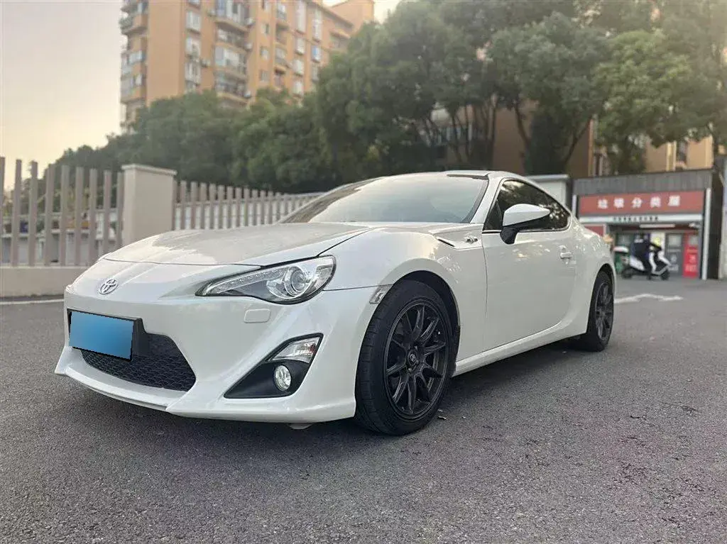 2014 Toyota 86 2.0L 200HP H4 6AT