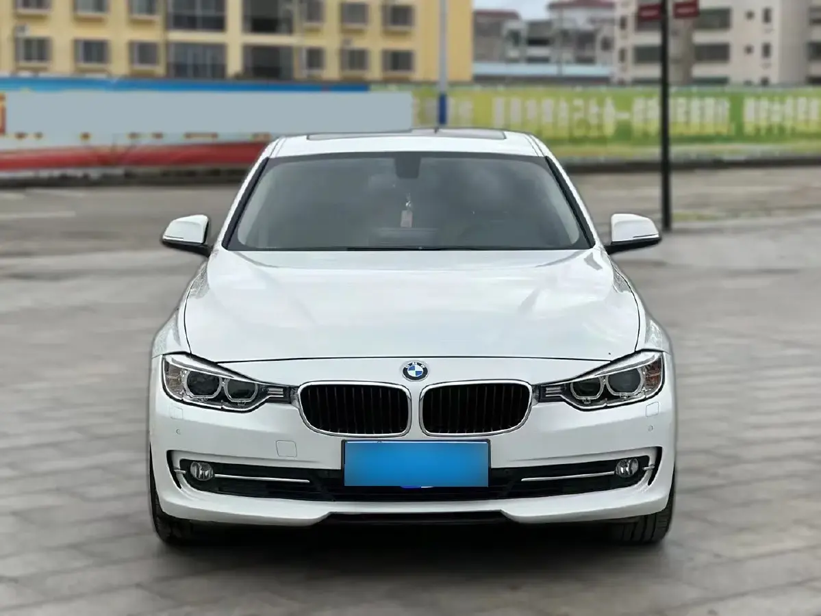 2013 BMW 3 Series 2.0T 184HP L4 8AT