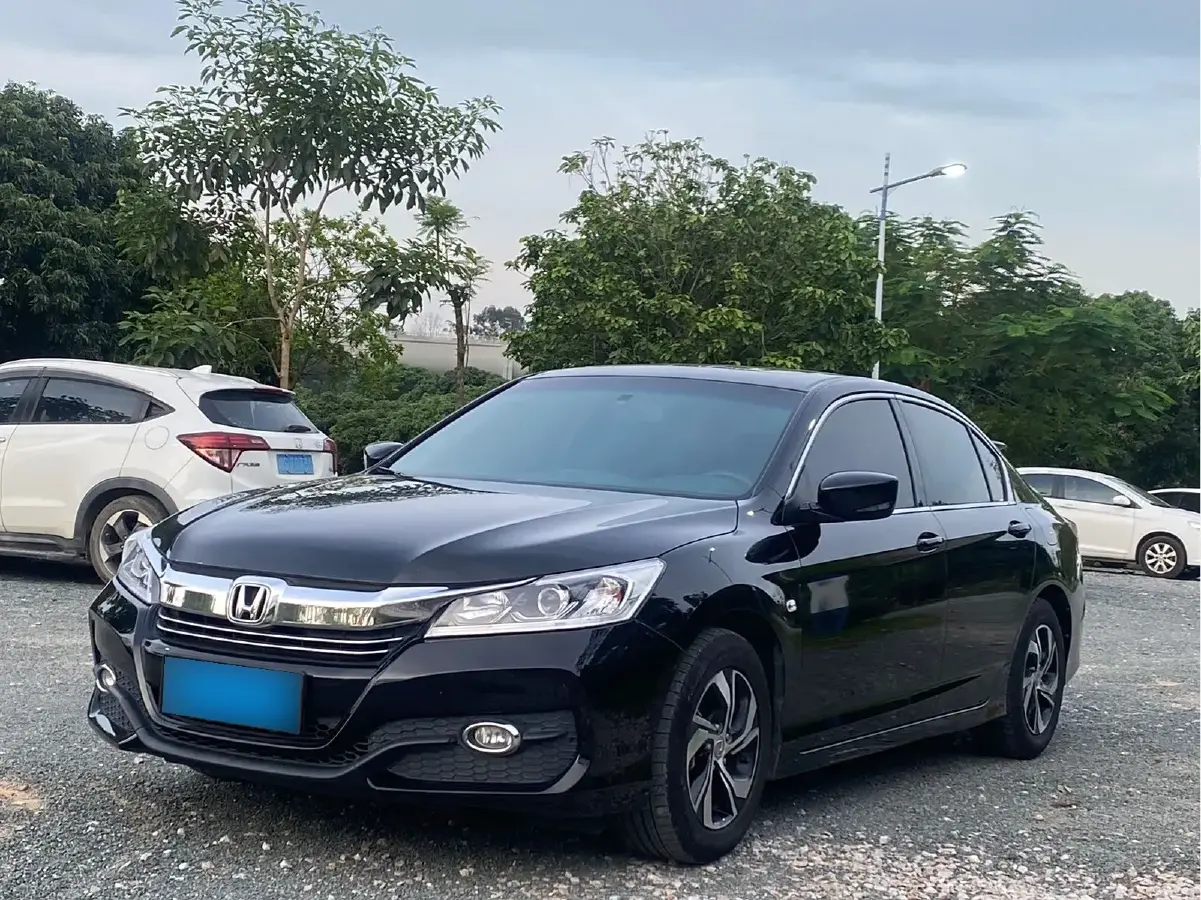 2016 Honda Accord 2.0L 155HP L4 CVT