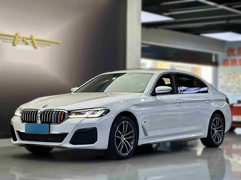 2022 BMW 5 Series 2.0T 184HP L4 8AT