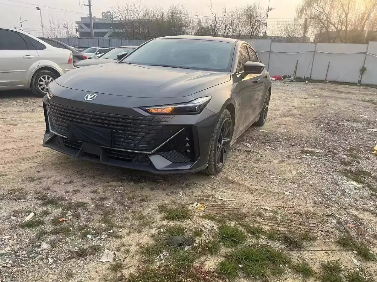 2022 ChangAn UNI-V 1.5T 188HP L4 7DCT