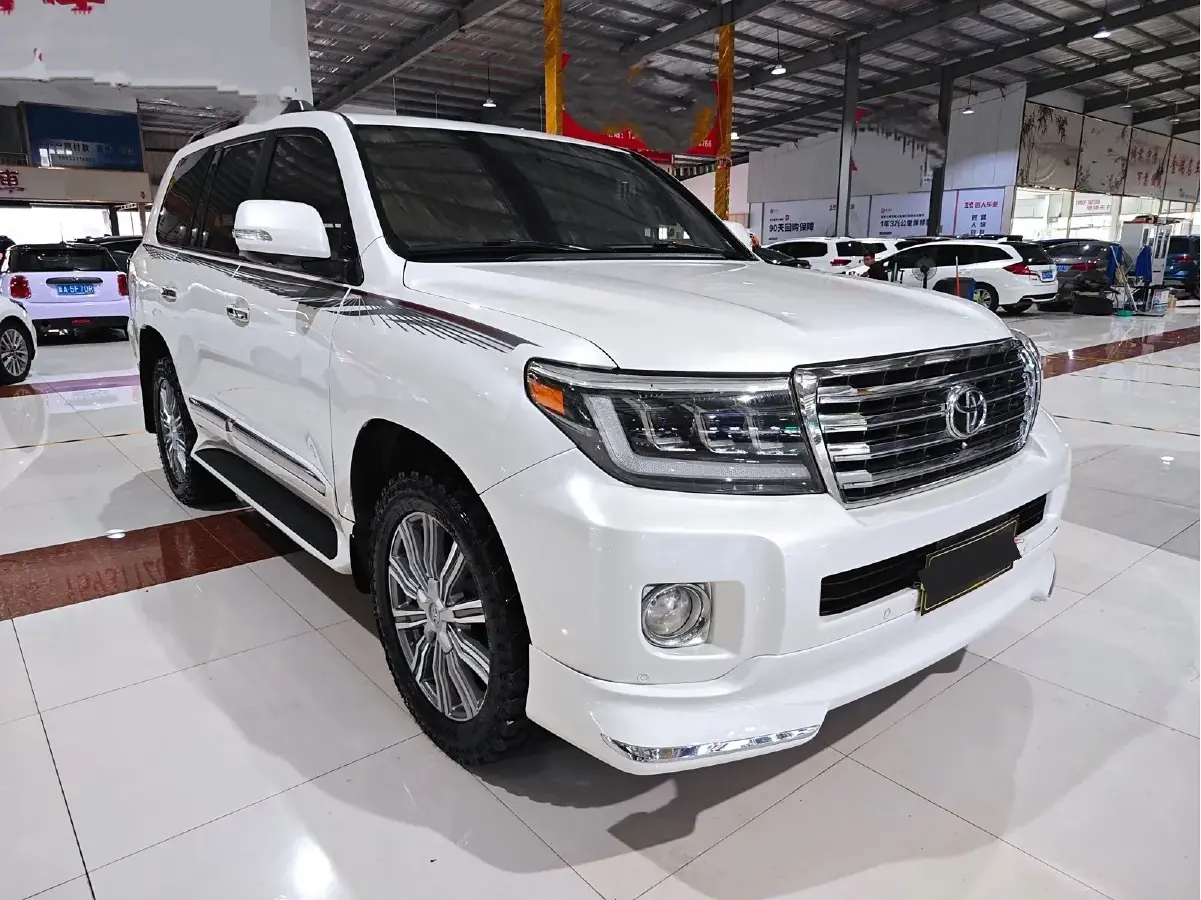 2015 Toyota Land Cruiser 4.0L 275HP V6 5AT