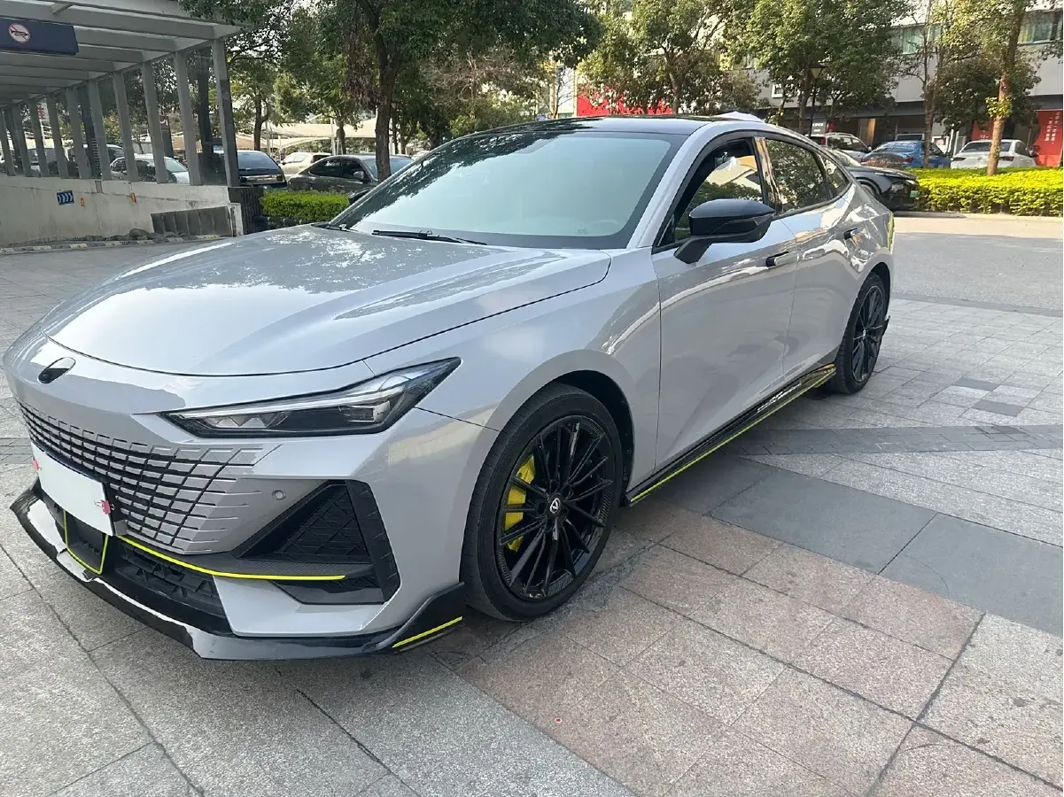 2022 ChangAn UNI-V 1.5T 188HP L4 7DCT