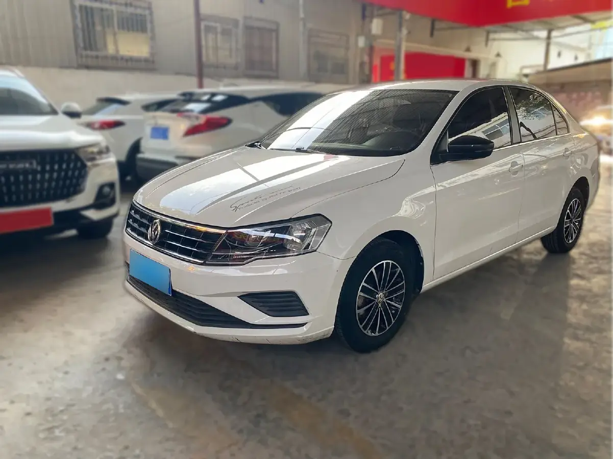 2017 Volkswagen Jetta 1.4L 90HP L4 5MT