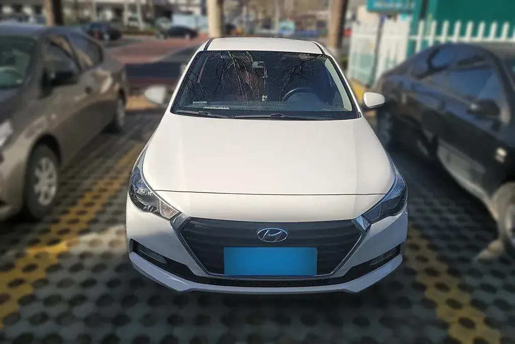 2016 Hyundai Verna 1.4L 100HP L4 6MT