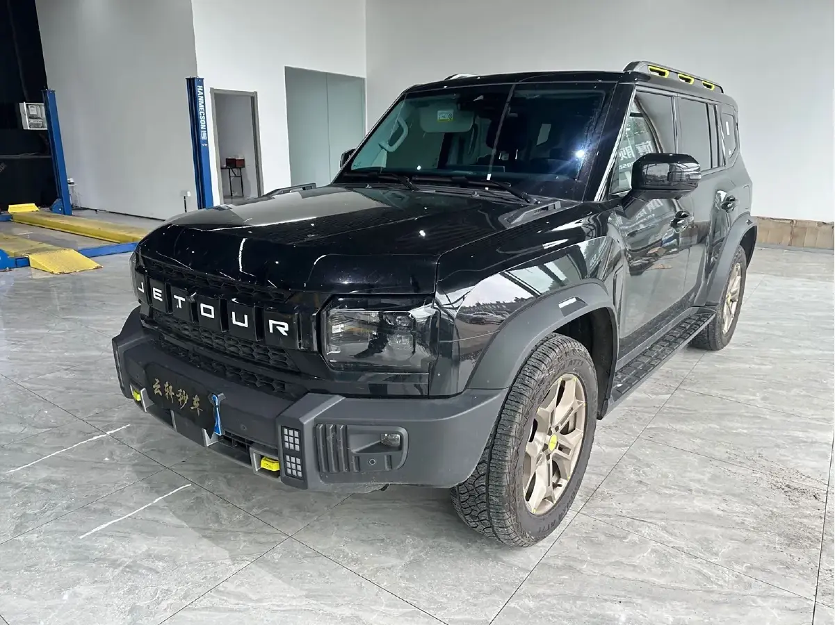 2023 Jetour Traveller 2.0T 254HP L4 8AT