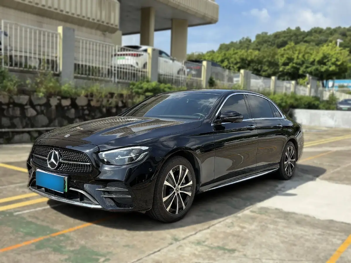 2022 Mercedes-Benz E Class 2.0T 211HP L4 9AT PHEV 25.4KWH