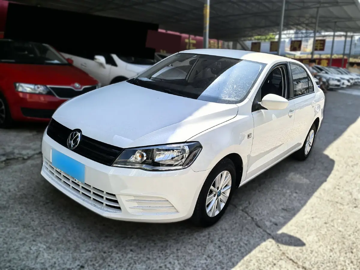 2015 Volkswagen Jetta 1.4L 90HP L4 5MT