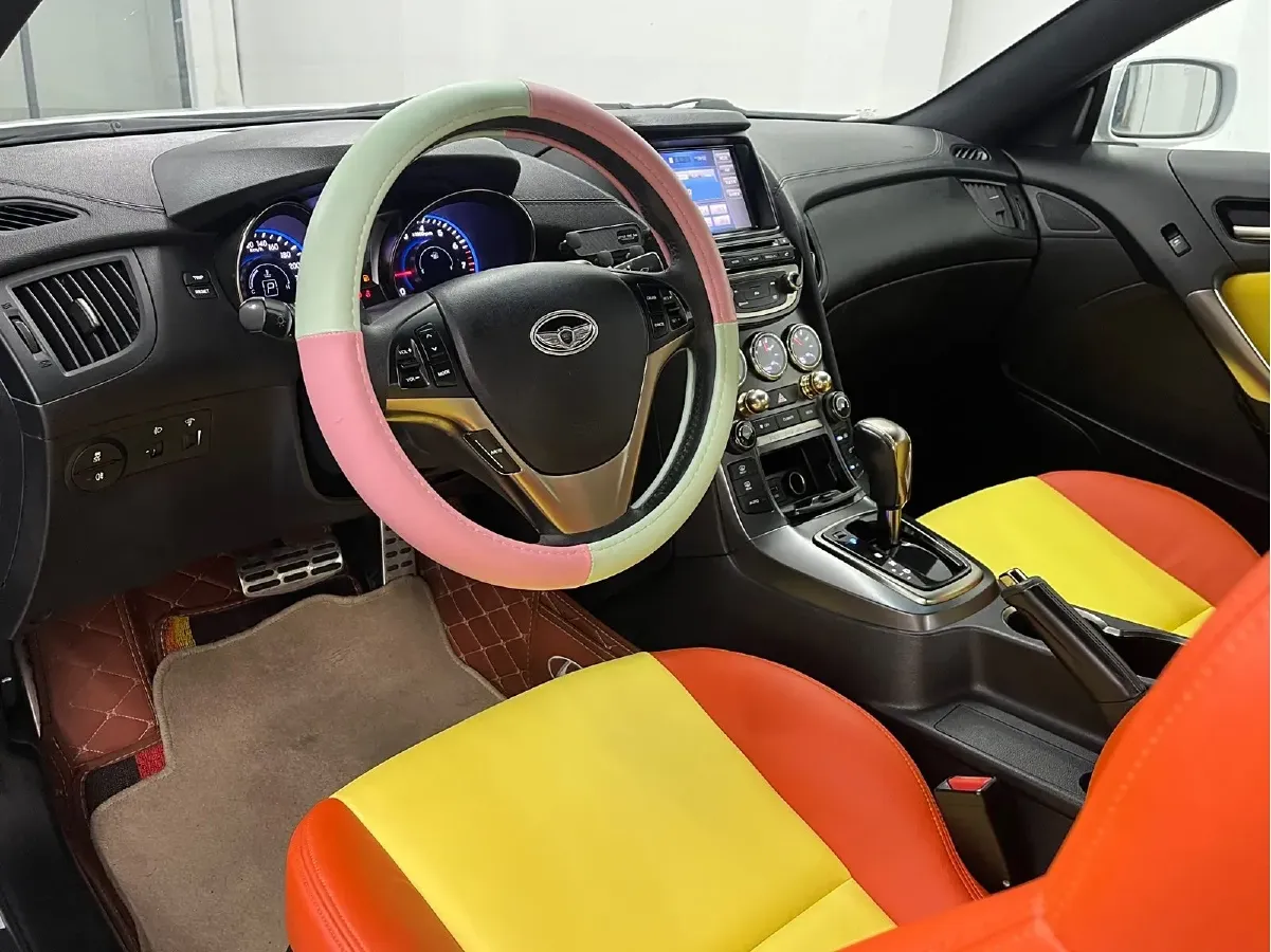 2012 Hyundai Rohens-Coupe 2.0T 260HP L4 8AT,autocango,china used car exporter,china ev exporter,chinese used car exporter,chinese used ev exporter