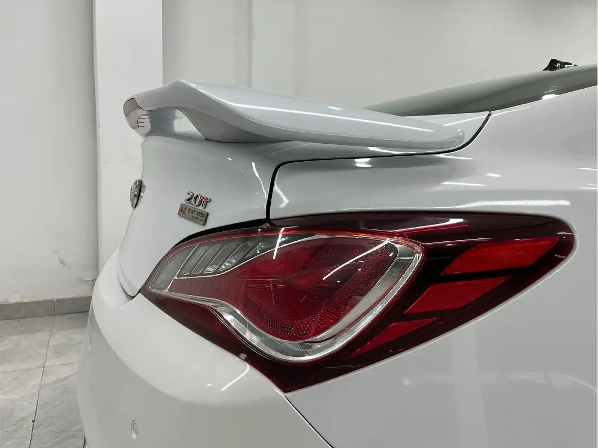 2012 Hyundai Rohens-Coupe 2.0T 260HP L4 8AT,autocango,china used car exporter,china ev exporter,chinese used car exporter,chinese used ev exporter