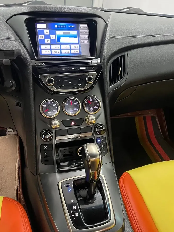 2012 Hyundai Rohens-Coupe 2.0T 260HP L4 8AT,autocango,china used car exporter,china ev exporter,chinese used car exporter,chinese used ev exporter