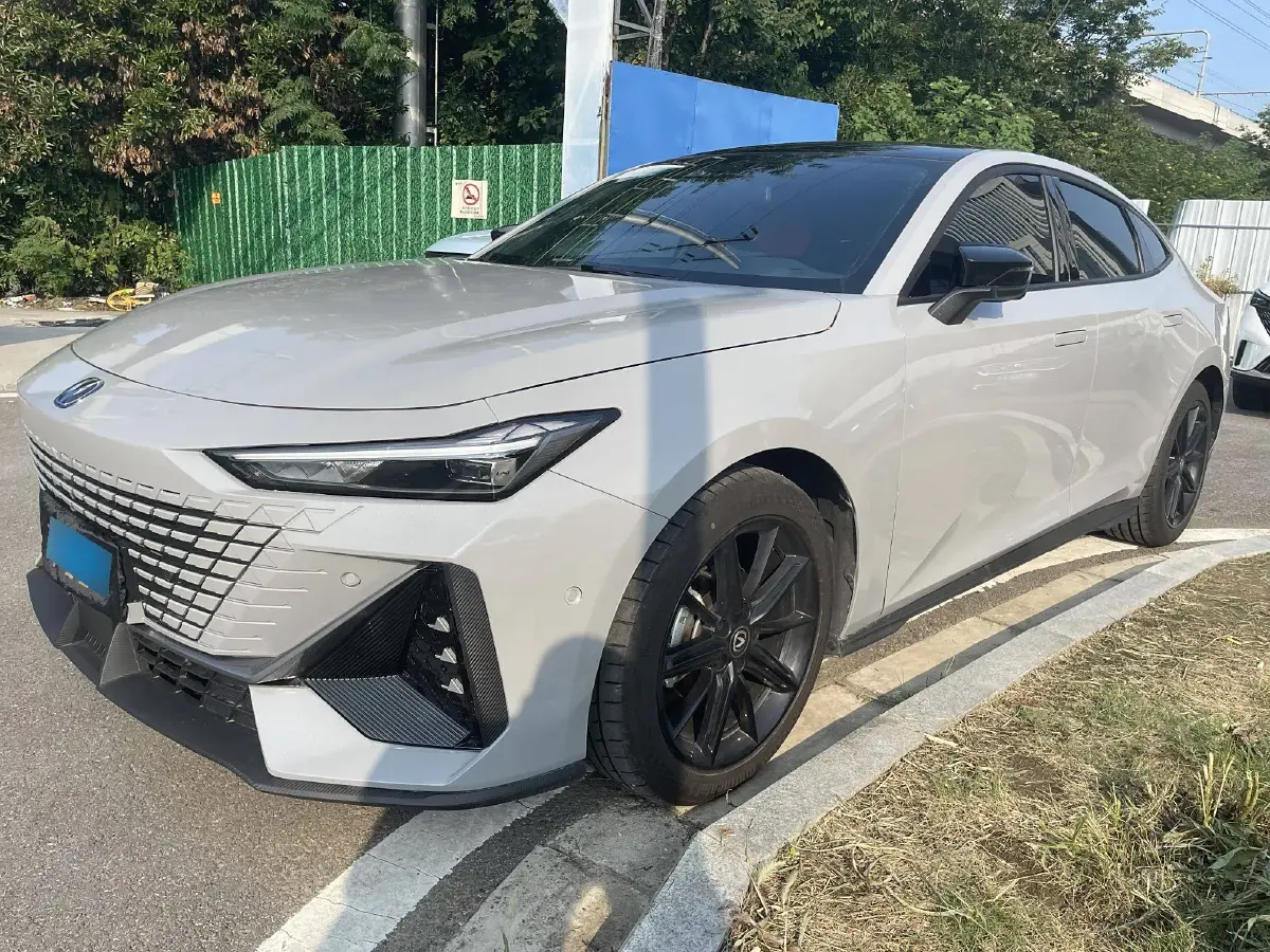 2022 ChangAn UNI-V 1.5T 188HP L4 7DCT