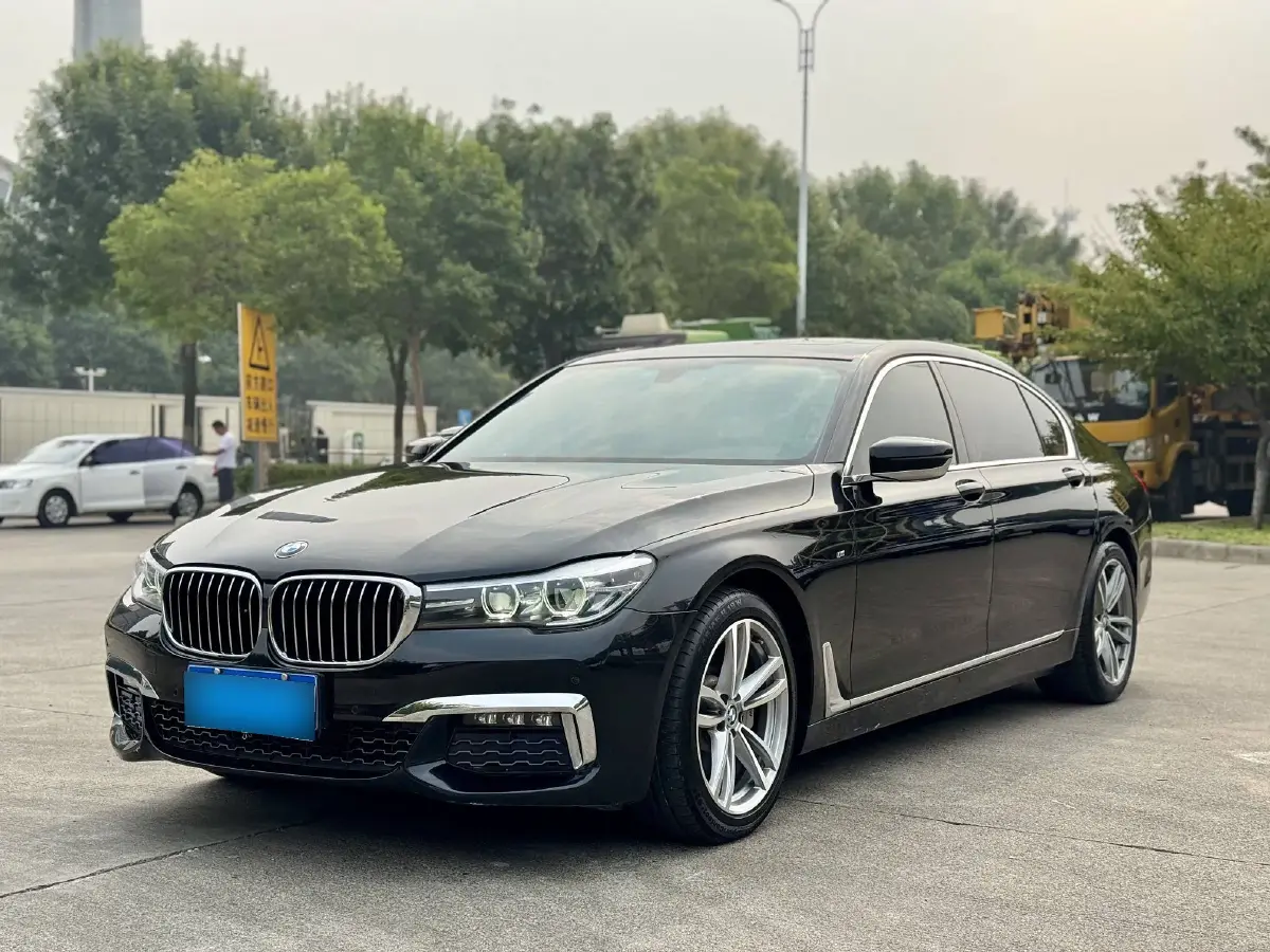 2018 BMW 7 Series 2.0T 258HP L4 8AT