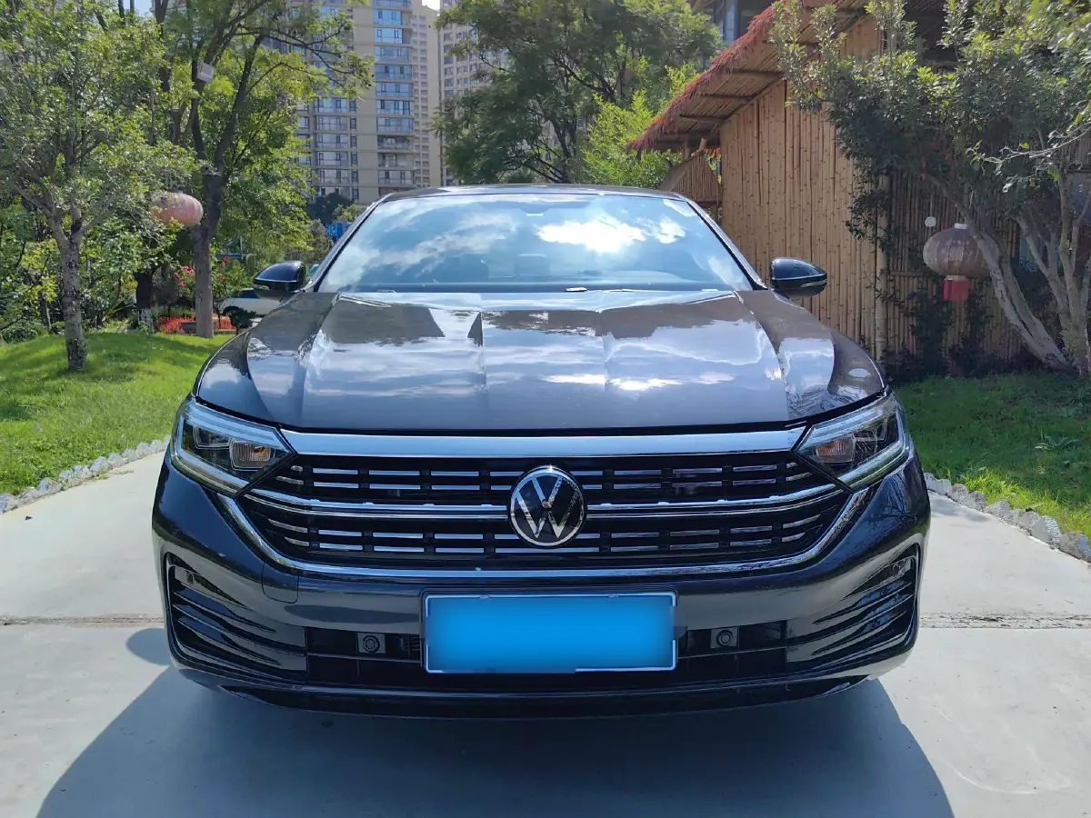 2024 Volkswagen Sagitar 1.5T 160HP L4 7DCT